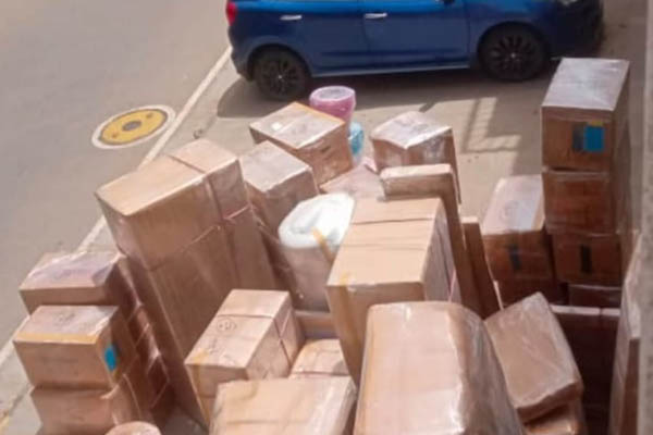 Expert stretch film wrapping for fragile items